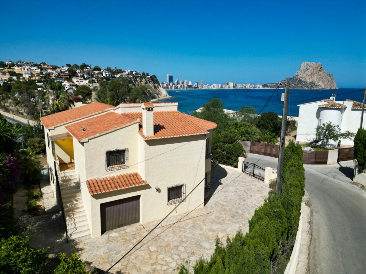 Villa in Calp - view 1