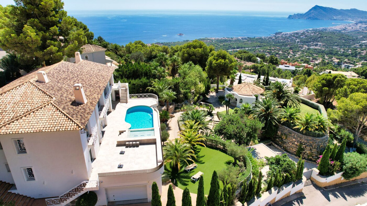 Villa in Calp - view 1