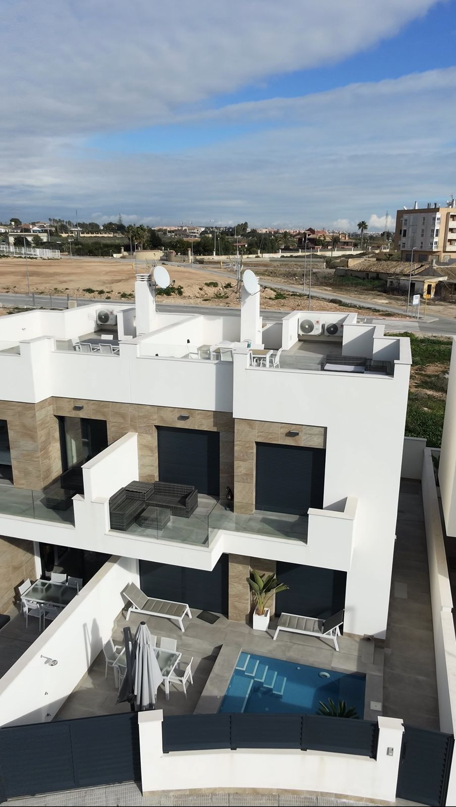 Villa in Los Montesinos - view 1