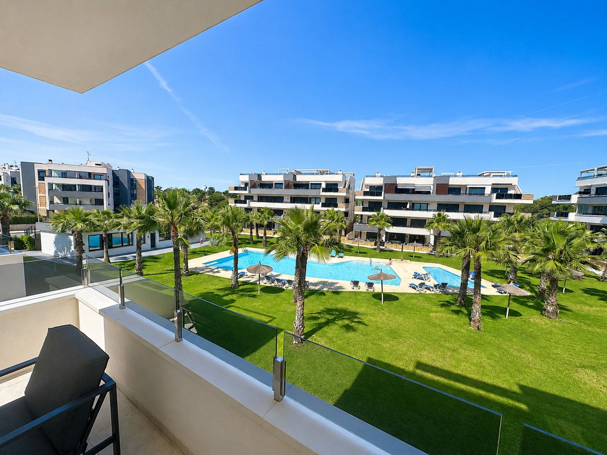 Apartment in Residencia los Altos - Image 2