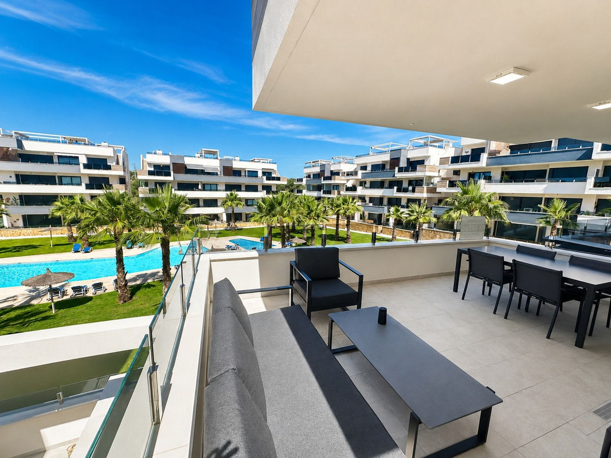 Apartment in Residencia los Altos - Image 3