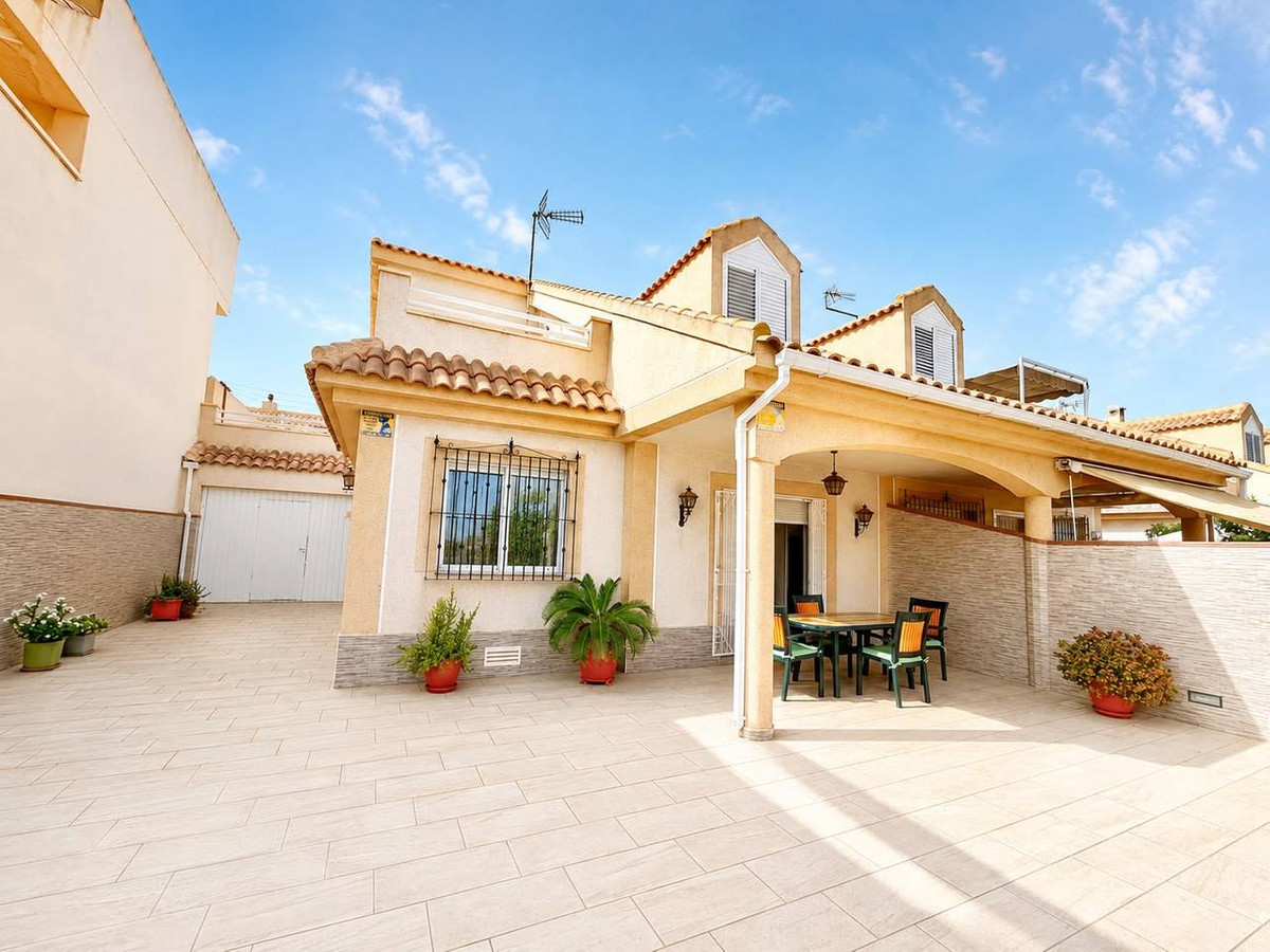 House in Torre de la Horadada - view 1