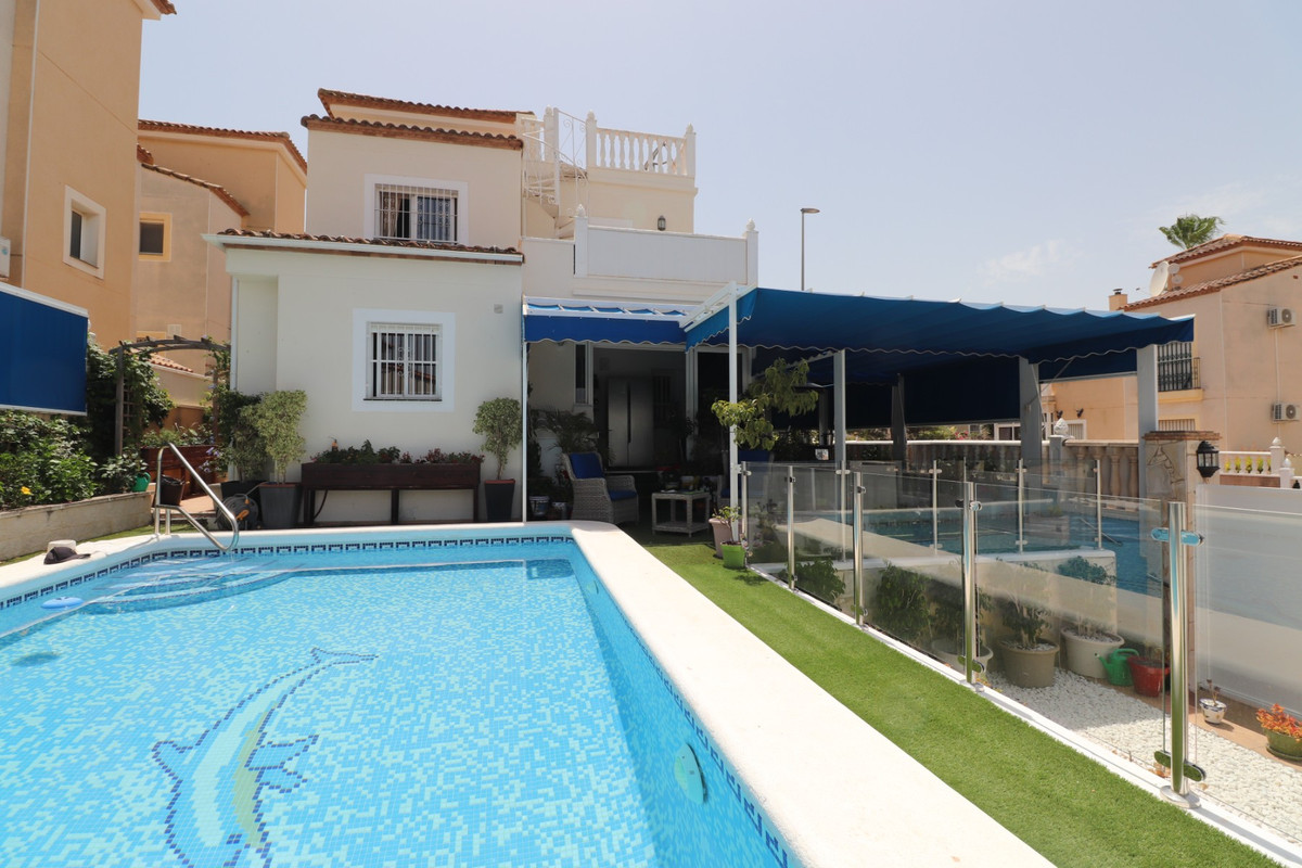 Villa in Algorfa - view 1