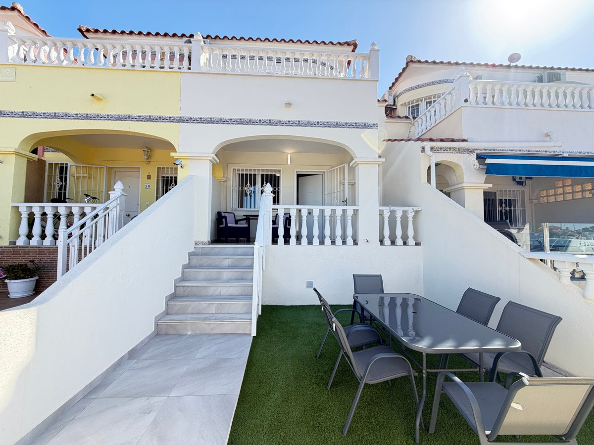 House in Villamartin - view 1